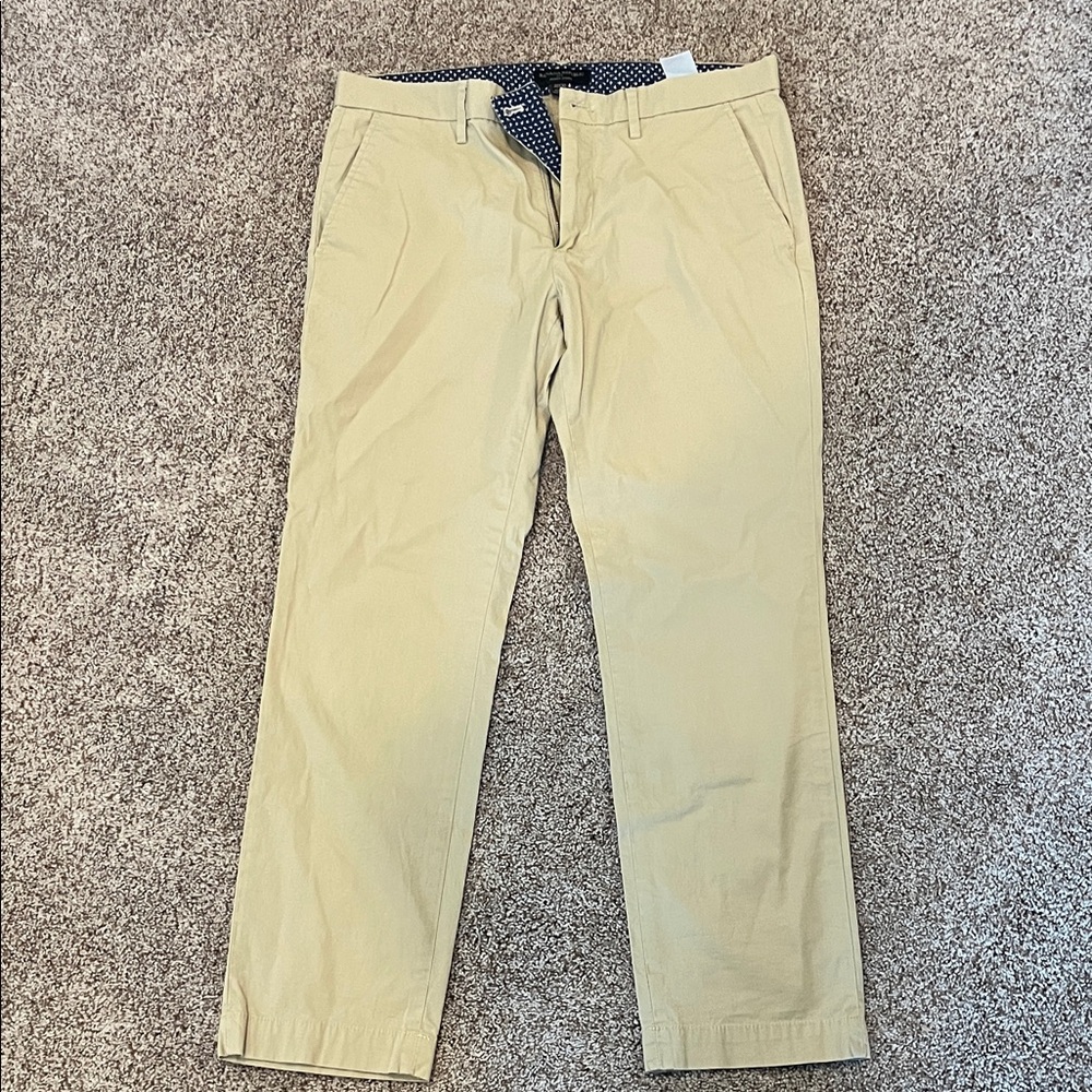 Banana Republic Men's Khaki Aiden Chinos